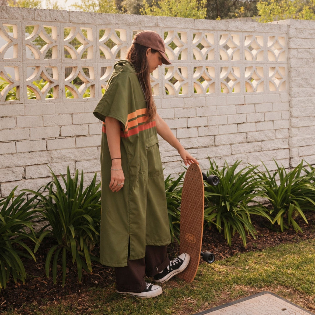 SomerSide Changing Towel Poncho – Stevie (Olive) – detail 3