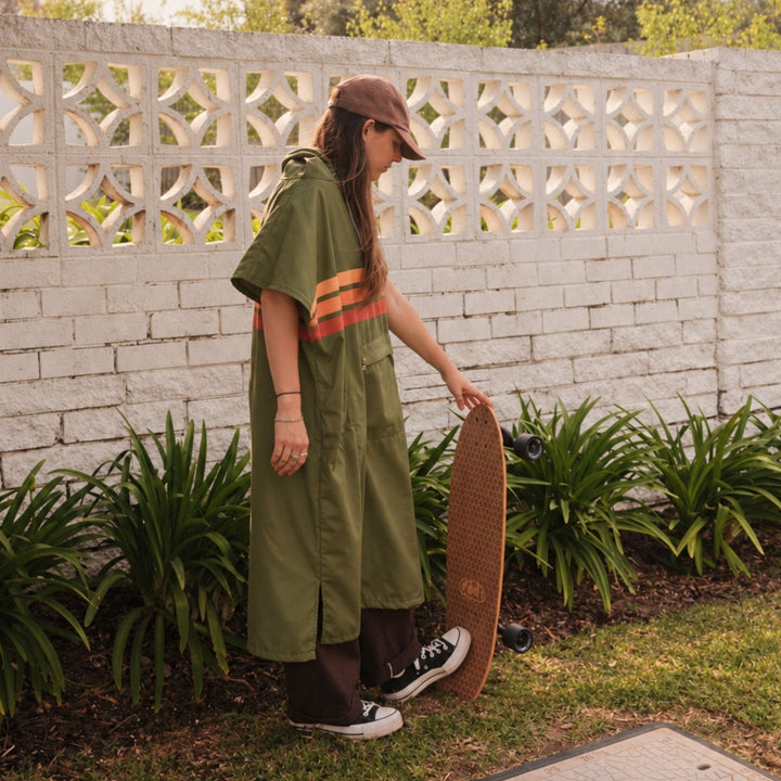 SomerSide Changing Towel Poncho – Stevie (Olive) – detail 3